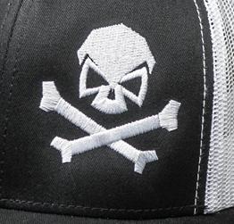 Skull & Bones Trucker Cap (8 Farben verfügbar)